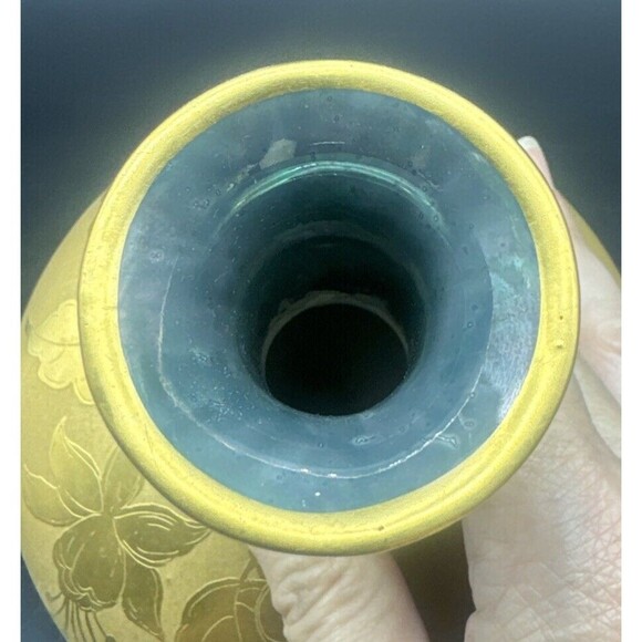 VTG BLUE Iridescent W/GOLD Leaf & Trim Porcelain Vase 6.5” Signed RARE - Picture 3 of 5